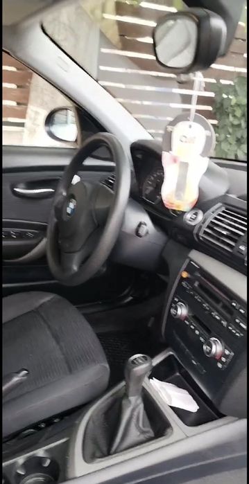 Vand BMW 116i an 2007 culoare negru