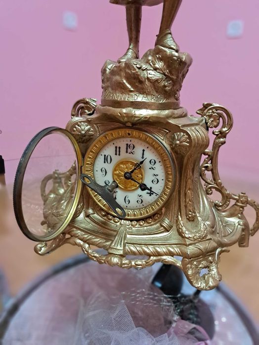 Каминен часовник