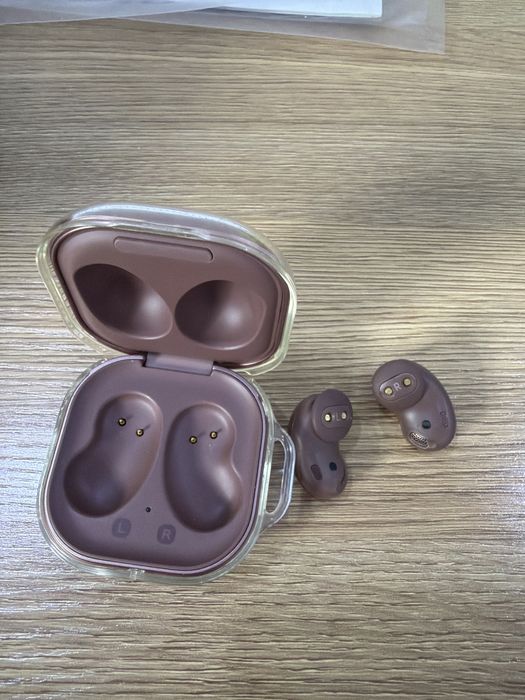 Наушники Galaxy Buds Live