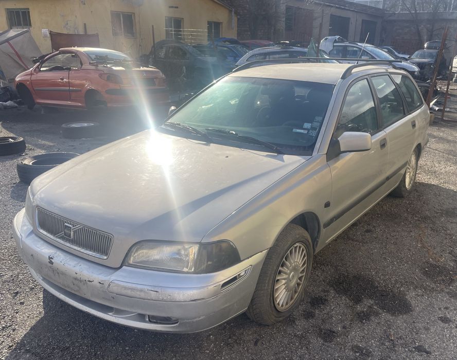 Volvo v40 2.0 на части . Волво в40