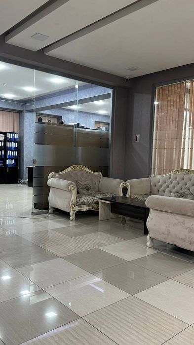 Сдаётся Помещение в Здание 550м2 с ремонтом метро Ойбек (N206)