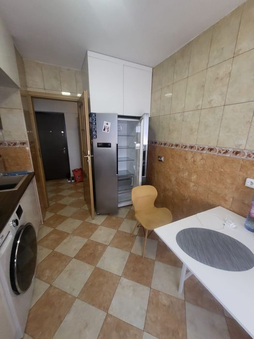 Apartament 3 camere pentru inchiriat.