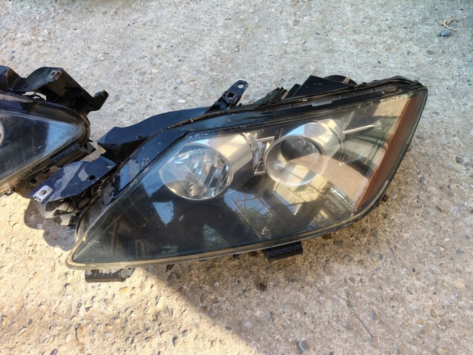 Far xenon Mazda cx 7 an 2008