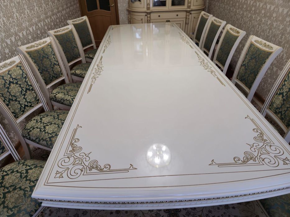 3.5 м стол со стульями