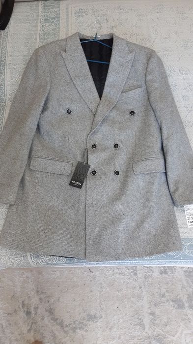 Продам новое мужское кашемировое пальто