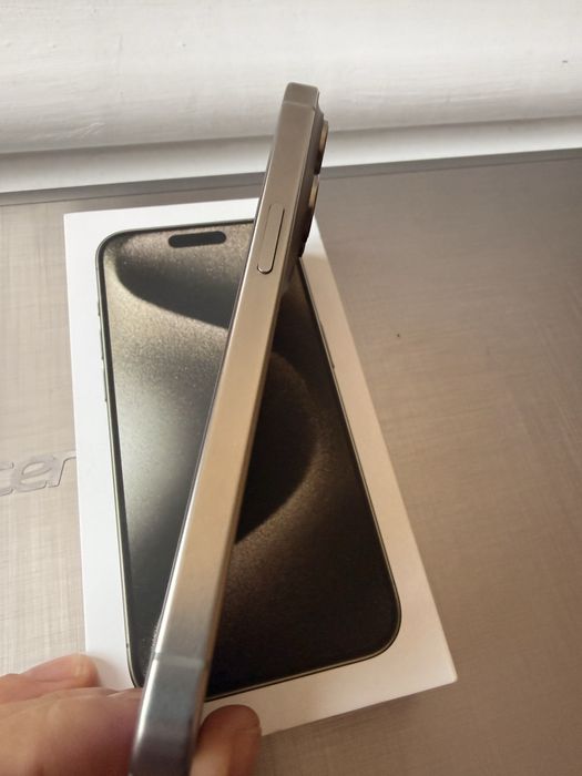 iPhone 15 Pro 256GB Natural Titanium в отлично състояние