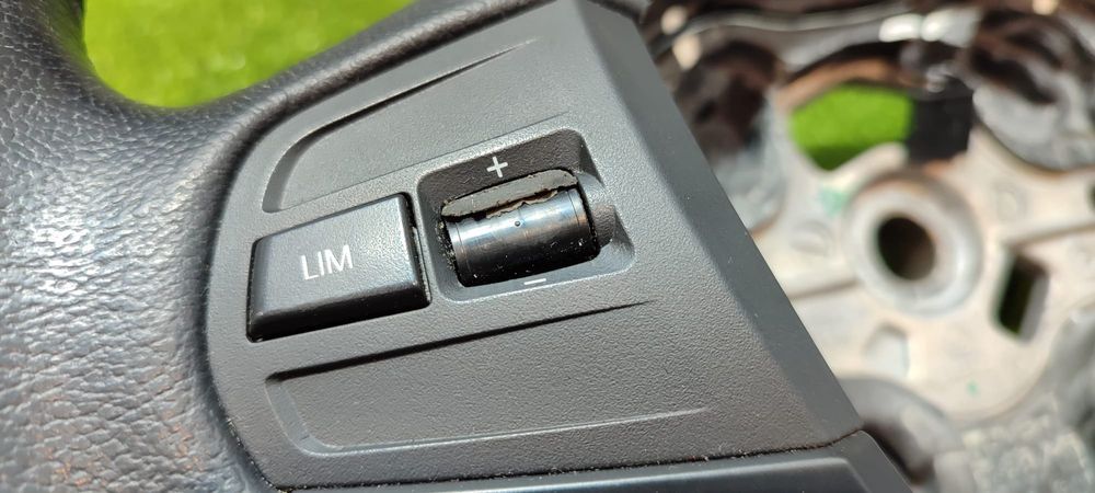 VOLAN PIELE CU COMENZI BMW SERIA 1 F20 2011–2015 / COD OEM 32306791301 (4C2)