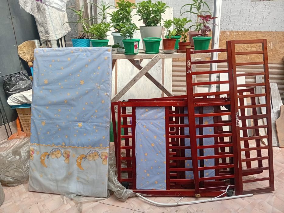 Продам детскую кроватку манеж
