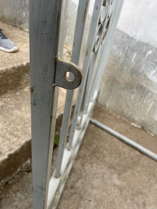 метална решетка запрозорец