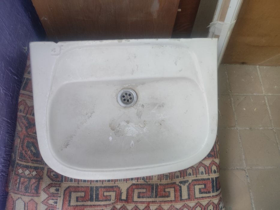 Умывальник б/у продается