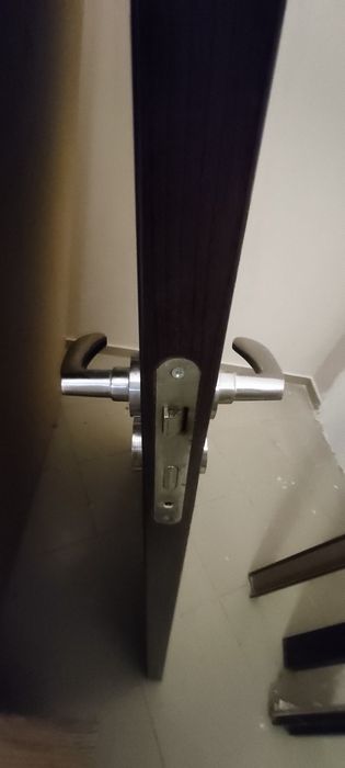 Интериорна врата с каса