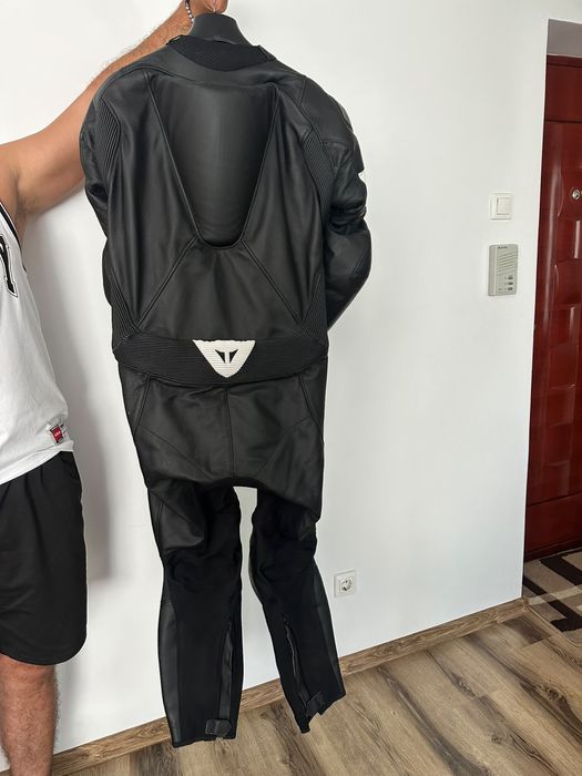 Dainese Tosa 1 – Combinezon piele 1 piesă – Mărimea 52 – Fără căzături