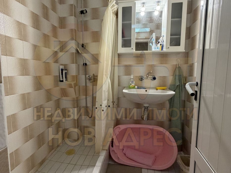 Тухлен Мезонет с Гараж , гр. Търговище в района на Стоматологията