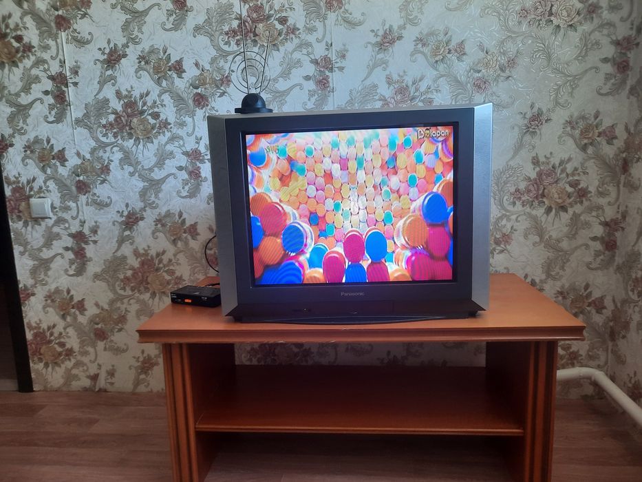Телевизор Panasonic 72диаг.