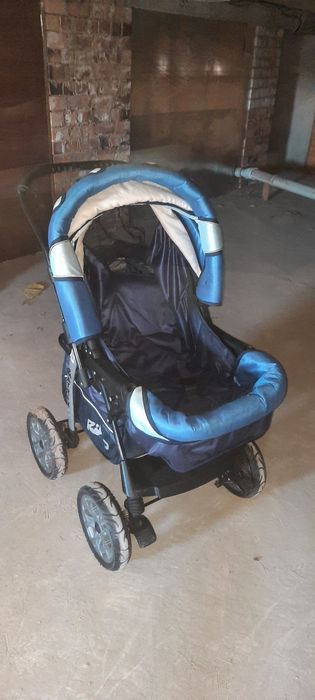 Продам детскую коляску.