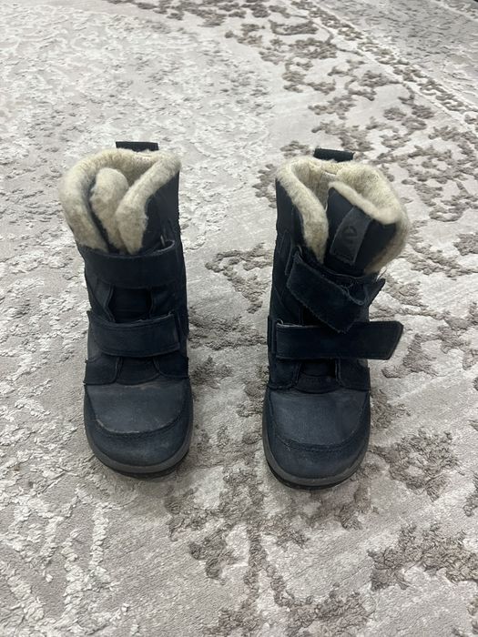 Продам детские зимние сапоги