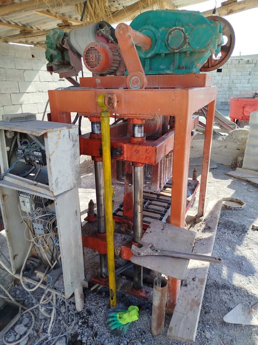 Shlakablok aparat sotiladi