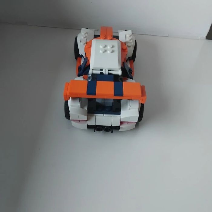 LEGO Creator 3 în 1 – Mașina de curse Sunset 31089, completă, cu instrucțiuni