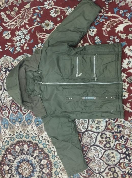 Курткалар сотилади.