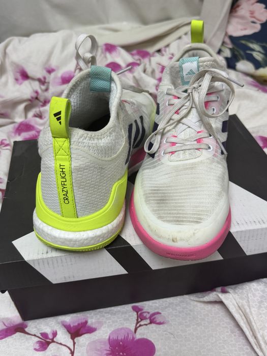 Продам кроссовки Adidas Crazyflight