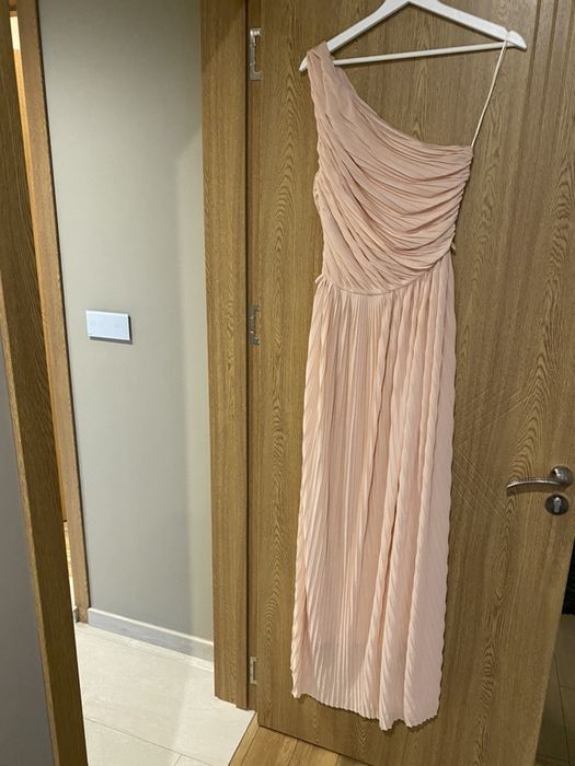 Нова рокля MOHITO