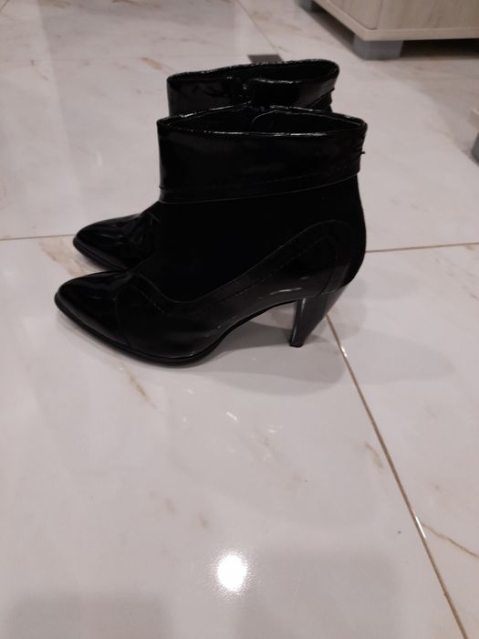 Намалям-Дамски боти естествен лак и велур номер 37