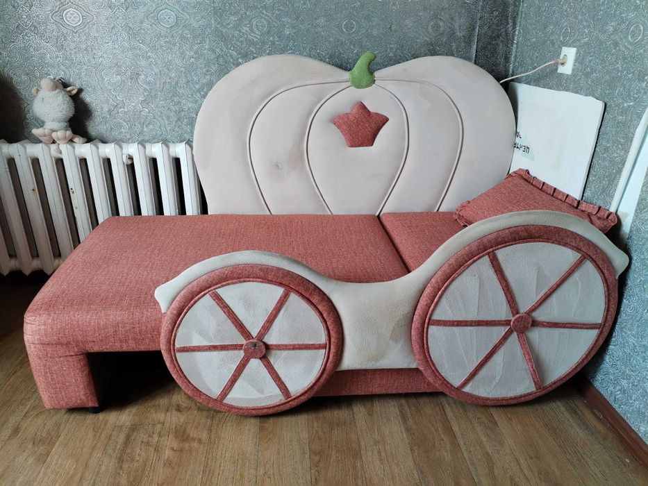 Продам детскую кровать для девочки