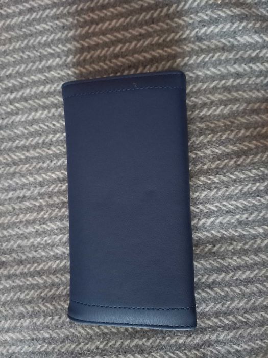 Ново кожено портмоне