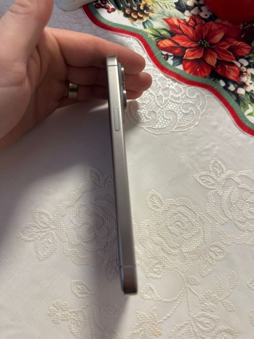 Vând Iphone 15 pro max 256 GB impecabil full box