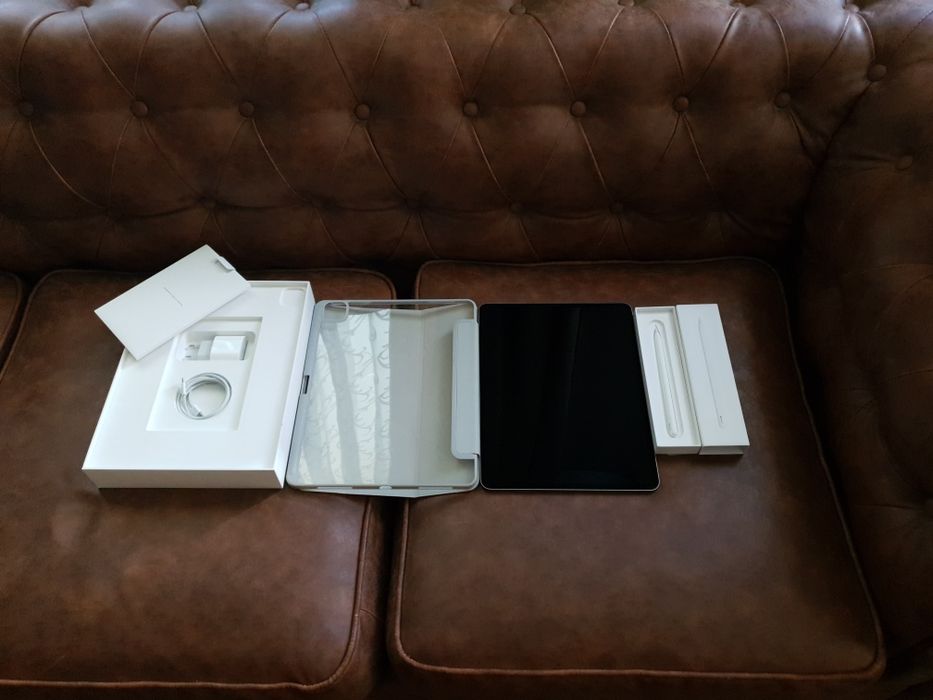 Apple iPad Pro 12.9 (6th Gen, 2022)–2TB+Apple Pencil+калъф, в гаранция