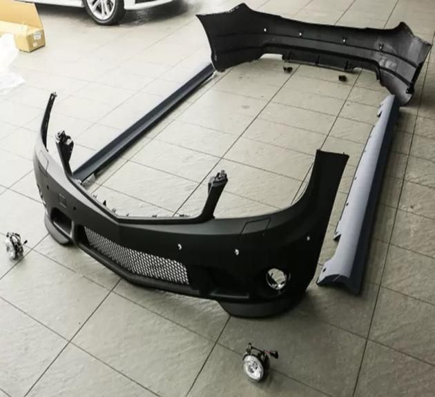 Mercedes-benz w204 6.3 amg , передний бампер задний бампер пороги абс