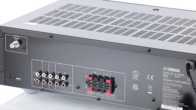 Yamaha RS-202D Amplificator