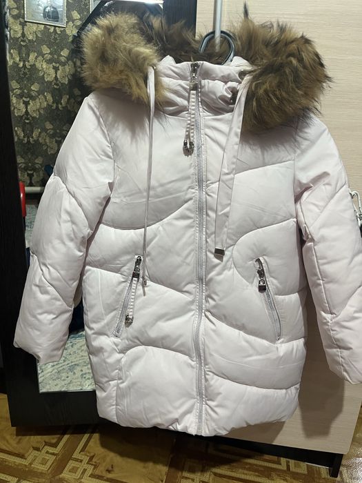 Продам куртку зимнюю для девочки