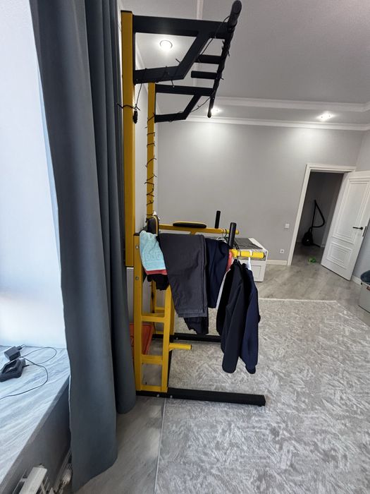 Турник-брусья, тренажер силовой