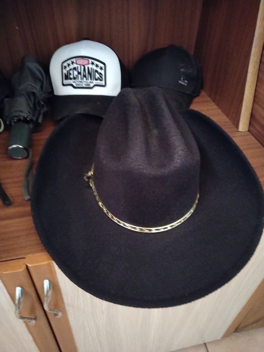 Vând pălărie cawboy originală