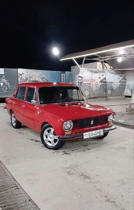 Vaz 2101 sotiladi