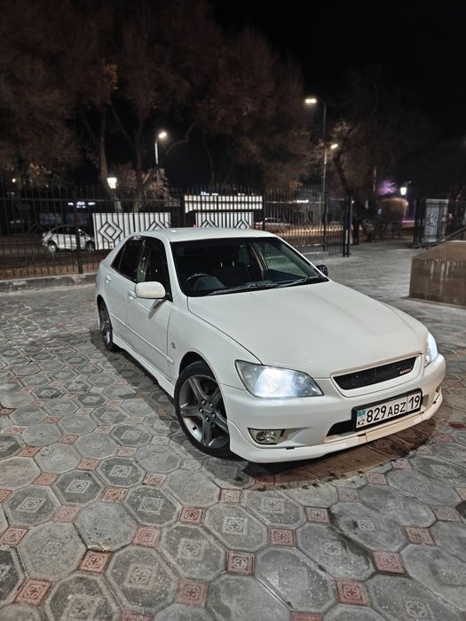Toyota altezza 2002 г.