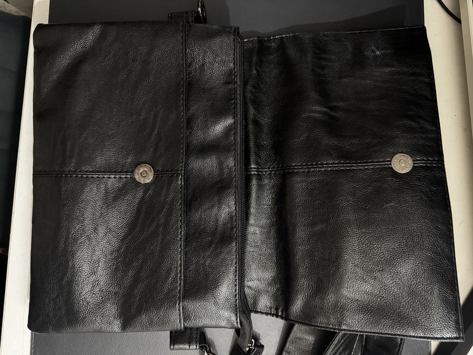 Кожаная сумка-клатч