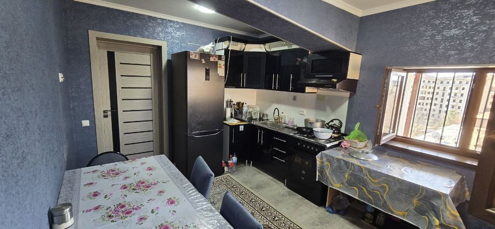 Срочно продаётся 3х комнатная квартира 77м.кв