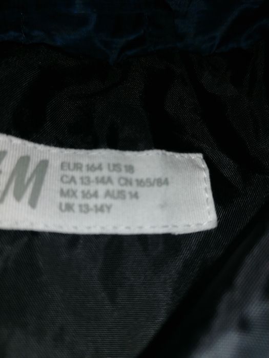Vând geaca H&M și  Wedze  pt băieți