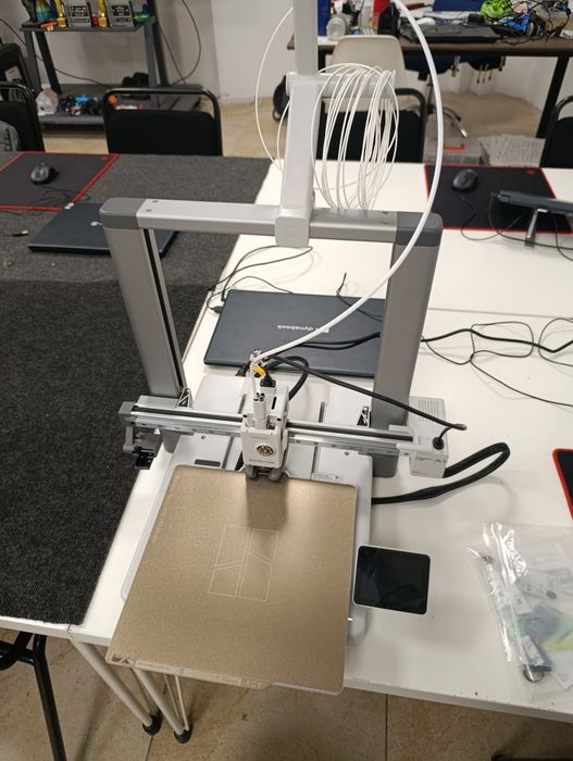 3d принтер Bambulab A1 новый