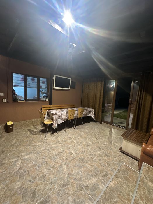 Vând casă cu teren