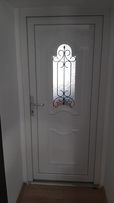 Rulouri exterioare uși garaj cu telecomanda sau manuala, tâmplărie pvc