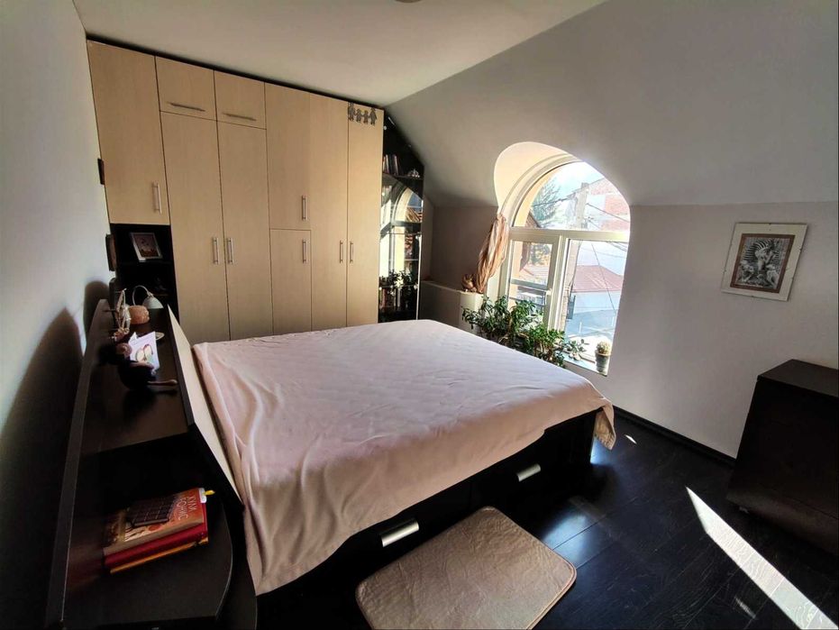 Дава се под наем Тристаен апартамент в София, Център - 165 кв.м за 613.02 € - Снимка #1