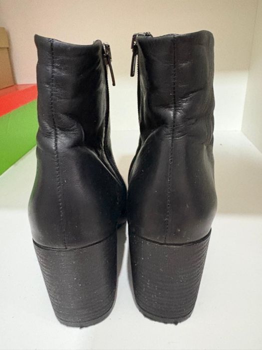 Осенние ботинки на каблуках