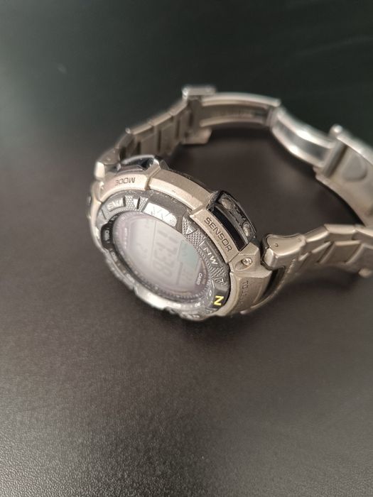 Часовник Casio Pro Trek PRG-240T
