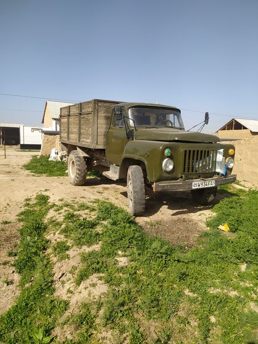 Gaz 52 soz holatda orqa yakka balonda  6ta gaz baloni bor