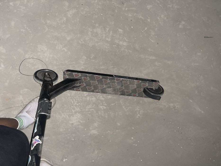 ТОРГ ЕСТЬ Продам трюковой самокат компликт