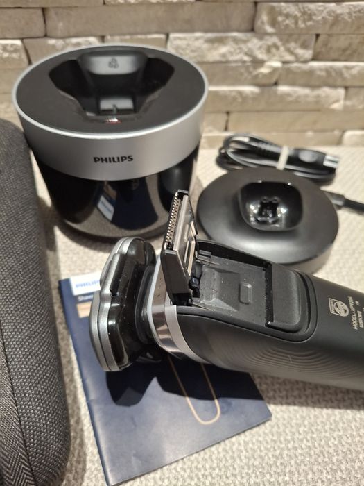 Електрическа самобръсначка PHILIPS i9000 Pestige XP9204/30, в гаранция