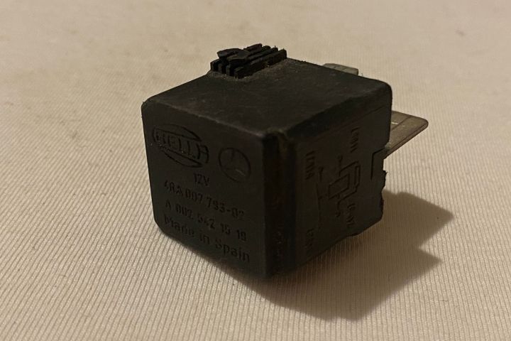Releu a0025421519 Mercedes-Benz M-Class W163